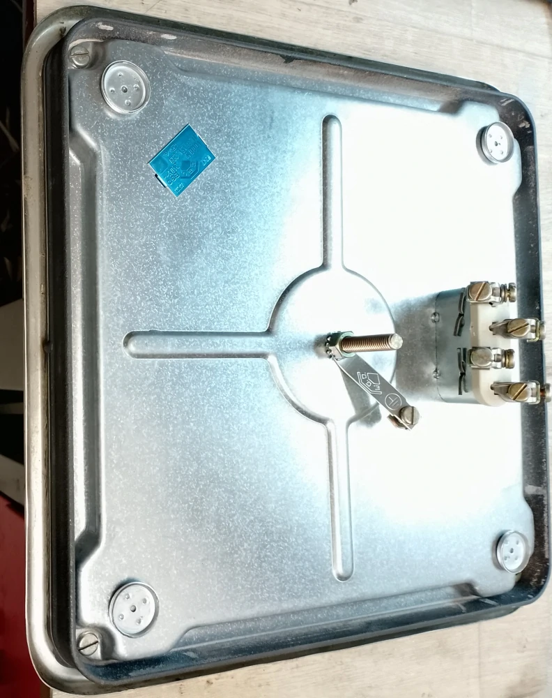 PLOTNA ELEKTRICKÁ 4 Kw ČTVERCOVÁ 30x30 cm