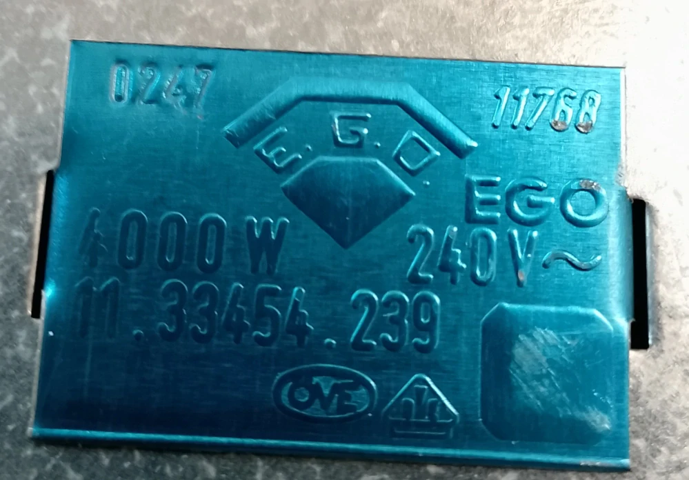 PLOTNA ELEKTRICKÁ 4 Kw ČTVERCOVÁ 30x30 cm